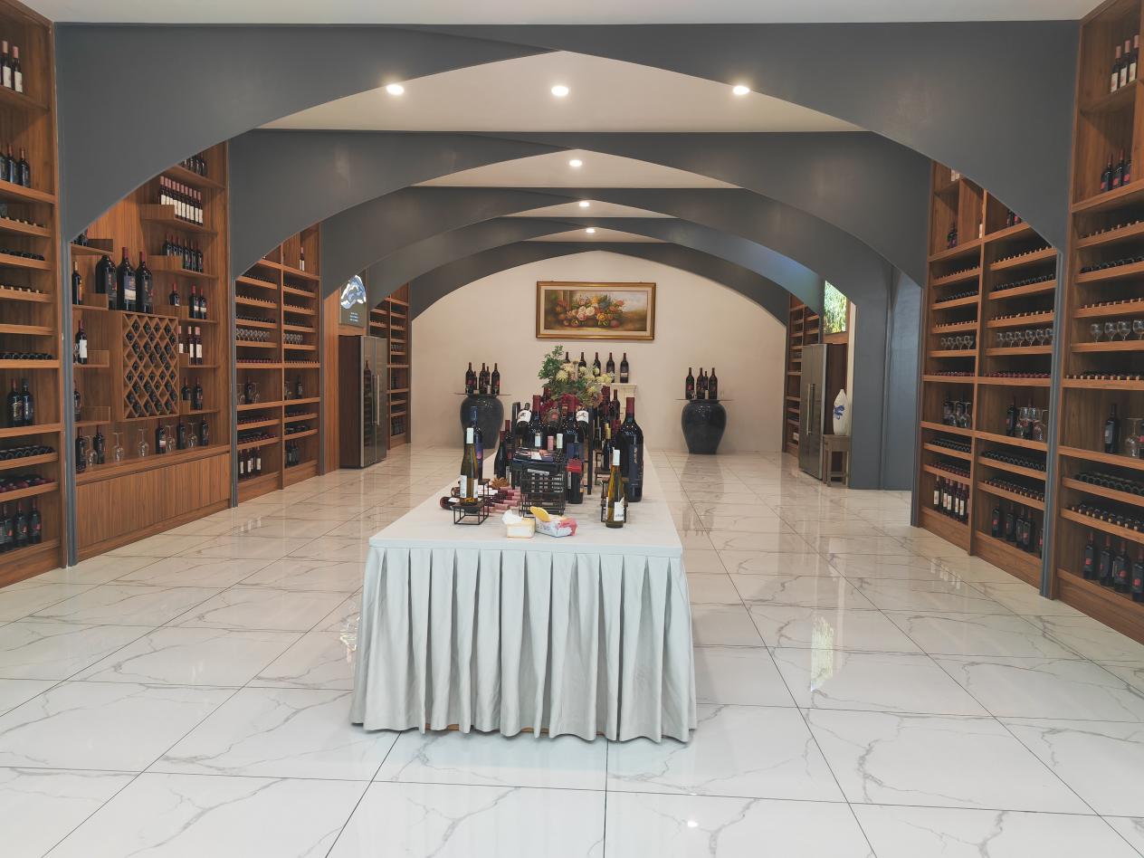 春秋刺葡萄酒庄园内景一角