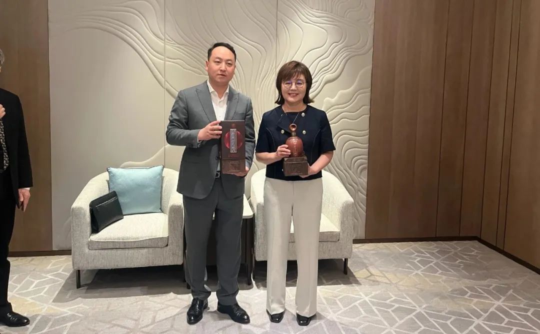 abffb7f50b6694f2e567c801ae5fd125