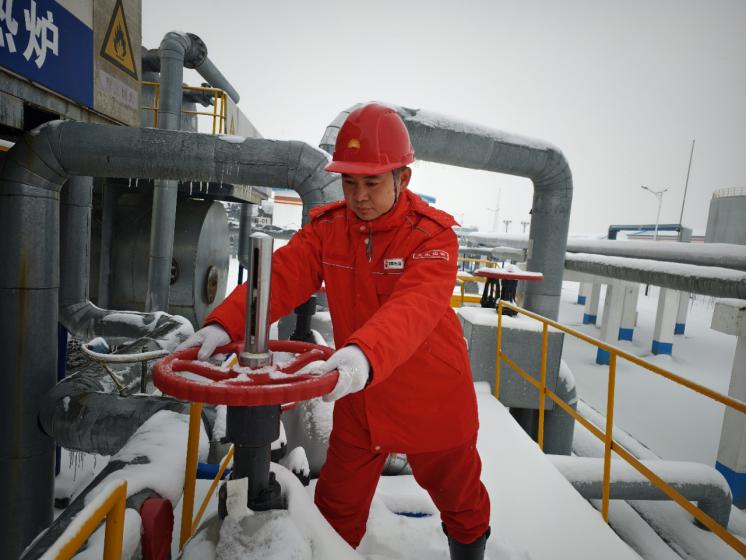 D:\所有工作\历年照片\2024年前\1----2024年集输班宣传照片\冬天\IMG_20241126_081629.jpgIMG_20241126_081629