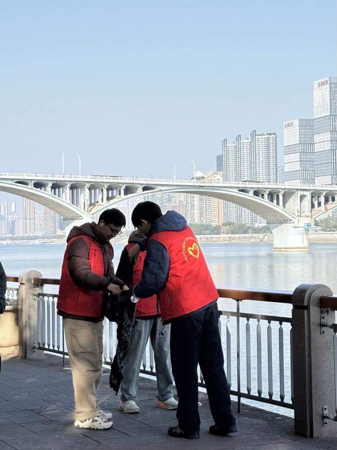 f944ec1224ca961669deb0c2e845d483