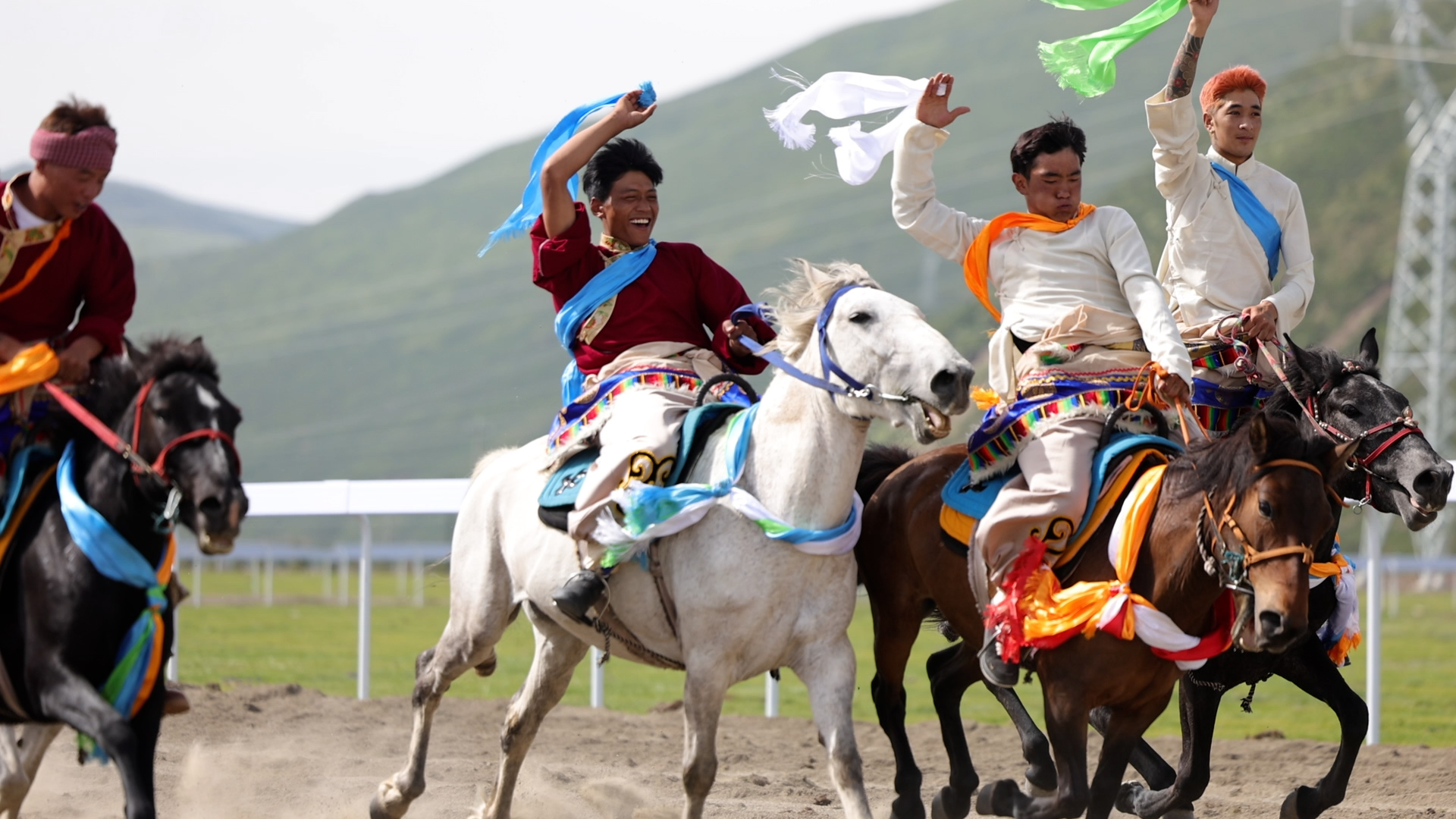 “格萨尔杯”赛马会