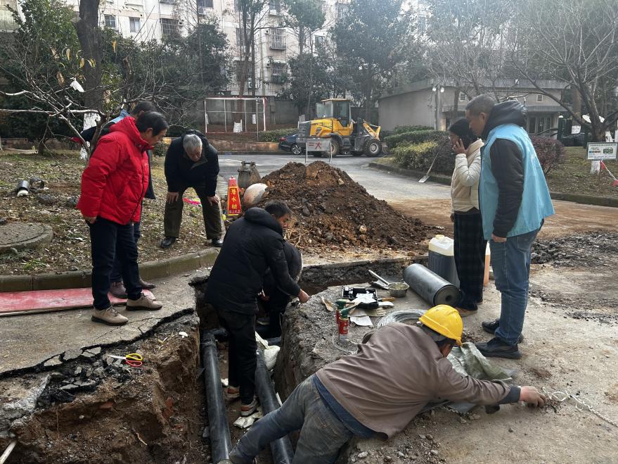 嘉禾社区宙辉家园暖气改造1