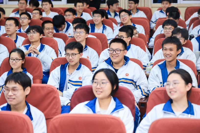 (0116 总结通稿)圳兴乡村·同心共读-AI学术讲座,助力汕头金中学子“计算未来”752