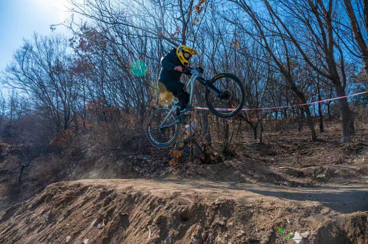 48ba41f42031937f6a88cbb35f610773