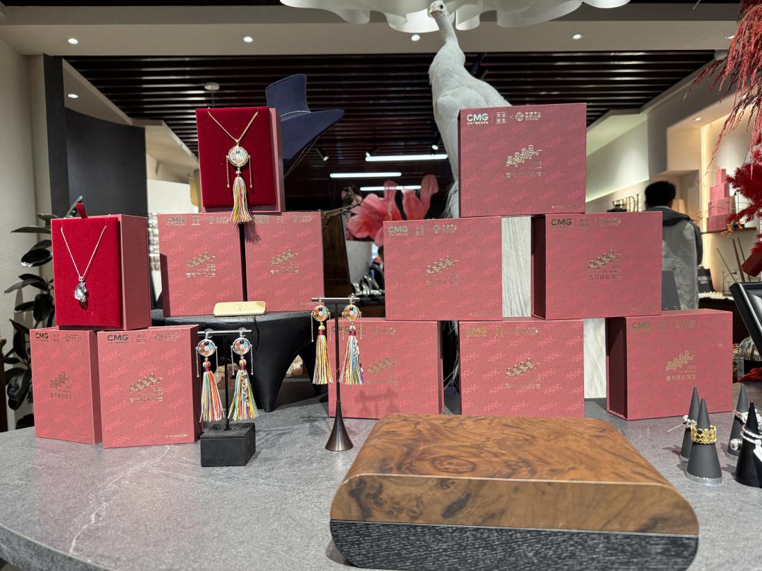 银蒂饰品推出的总台春晚文创产品