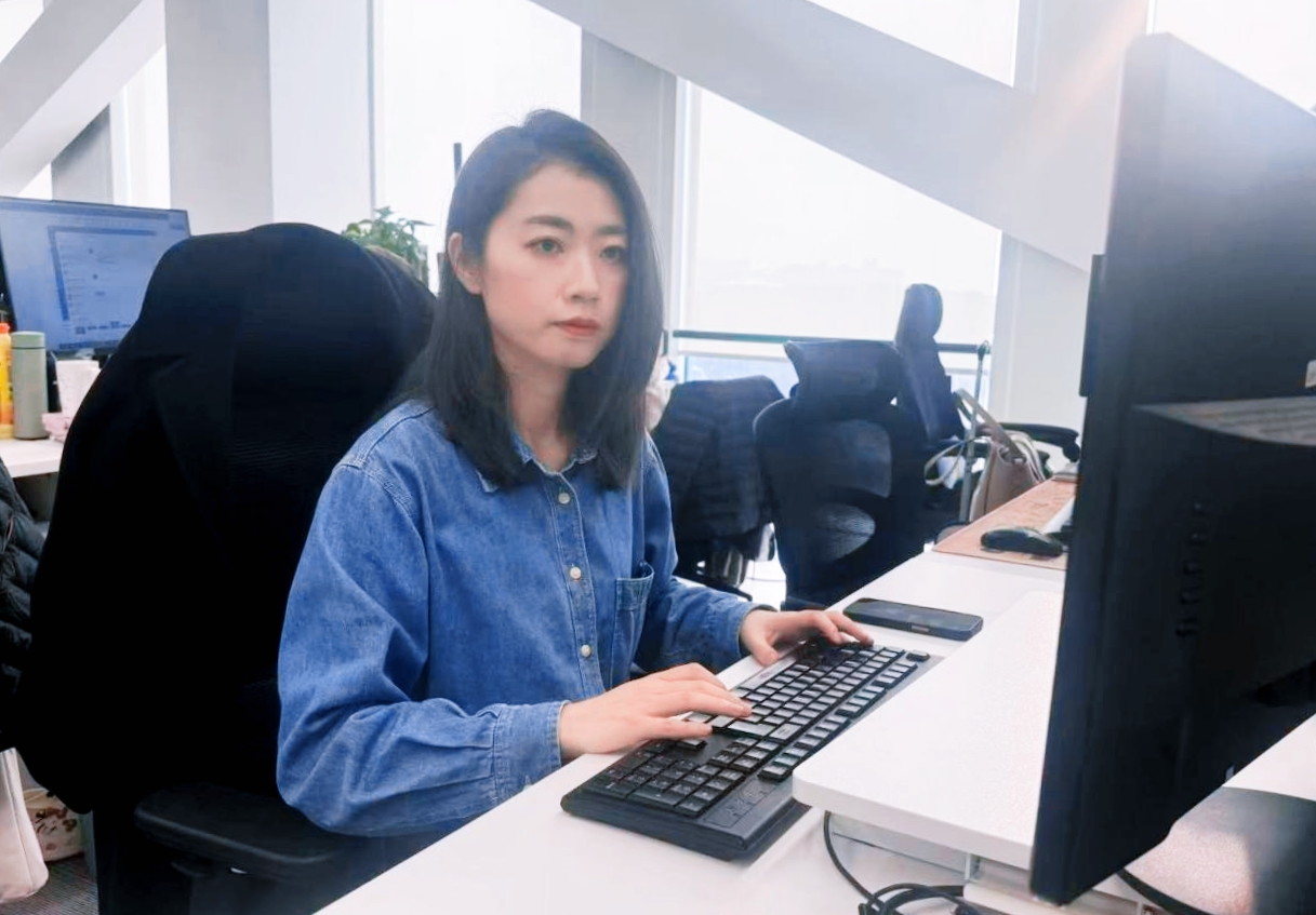 6911fd4d2dd76ec56fc63fb4f6b6ac38