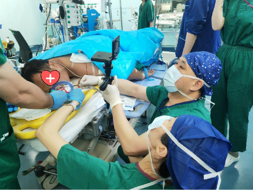 终稿--钢筋穿身，与死神抢夺生命  深圳二院多学科硬核施救877