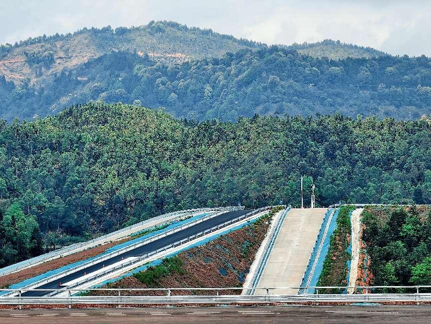 81662f917013b5a6e6fb43f24479b3be