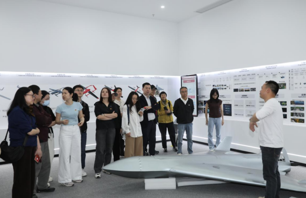 我国团队首次实现硅基逻辑量子计算机原型验证518