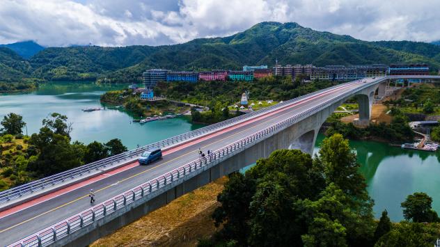 b7000f0e8a755601444b6afc1c271bf5_origin(1)