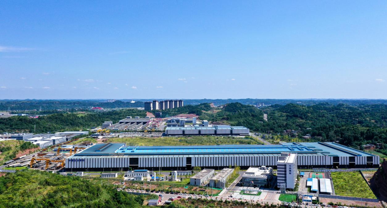 点位3-配图1 中国五冶(成都)建筑科技产业园拥有国内首条全智能钢结构部件生产线、全自动无人化装配式建筑钢结构智能生产线,是全国首家钢结构绿电工厂。