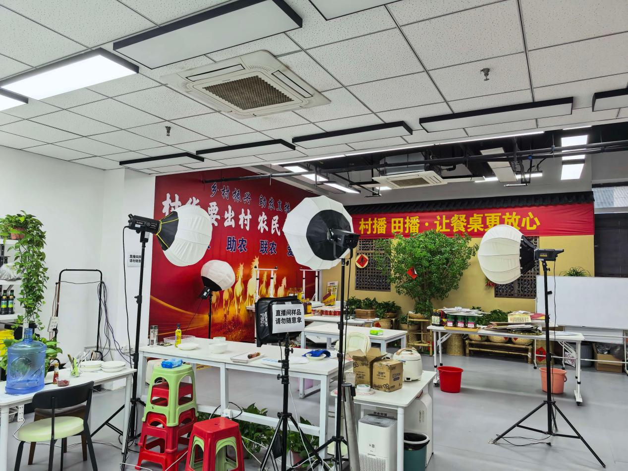 怎么看直播间是不是官方店铺 01c5a64ede244cafba2e8c045a6b800f33.jpg